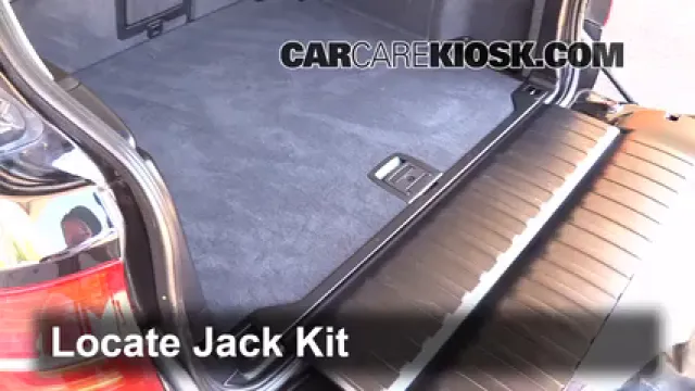 2013 BMW X5 xDrive35i 3.0L 6 Cyl. Turbo Pneus et roues Changer un pneu crevé